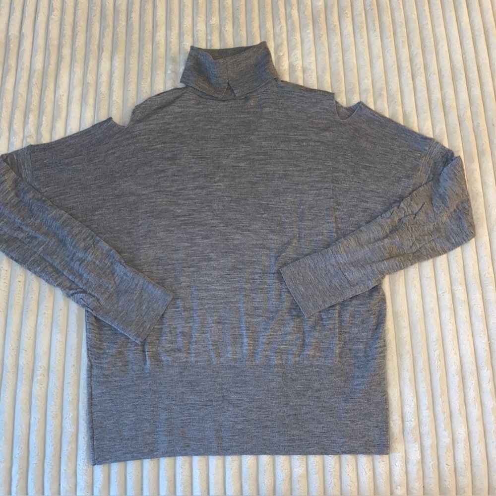 Wool Gray Turtleneck Sweater Women’s Large Vince Lightweight Cutouts‎